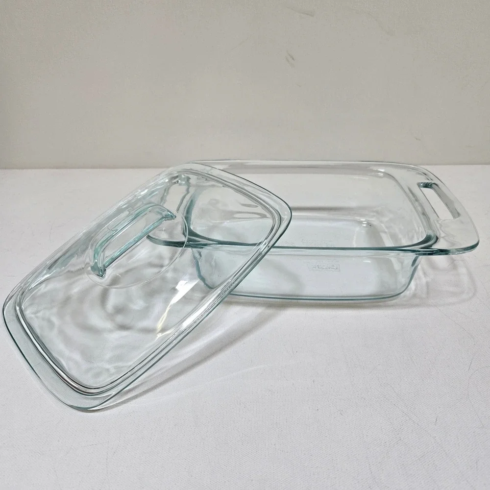 Pyrex Casserole Dish 2qt Clear Glass Rectangular Baker with Lid 1.9L
